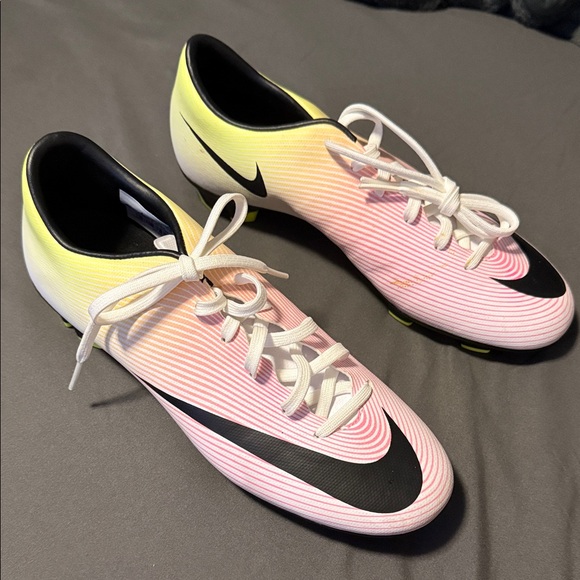 Nike Metcurial Gradient Soccer Cleats - Picture 4 of 8